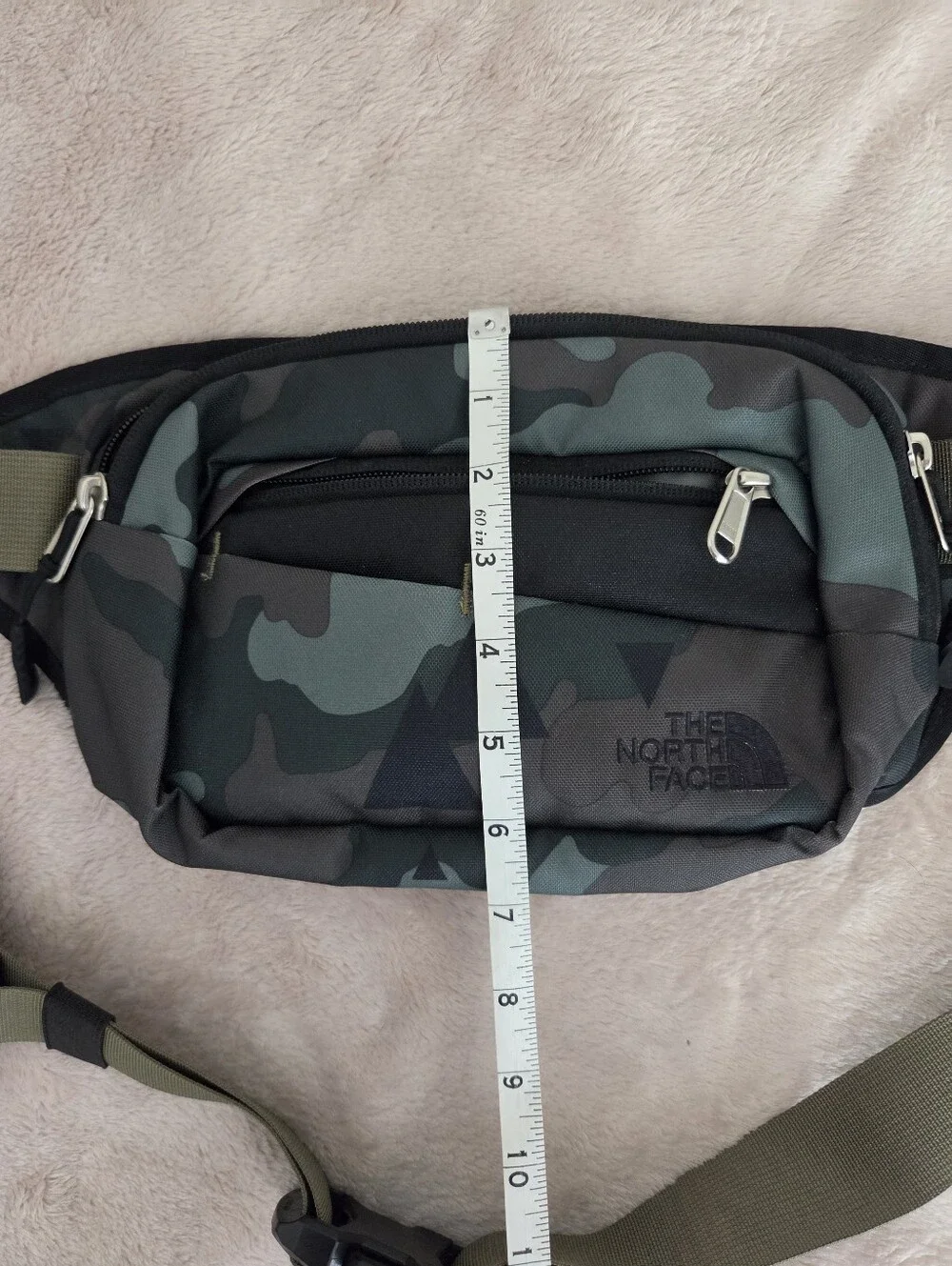 The North Face Camouflage Waist Bag Belt Bag Camo NWOT Excellent Condition